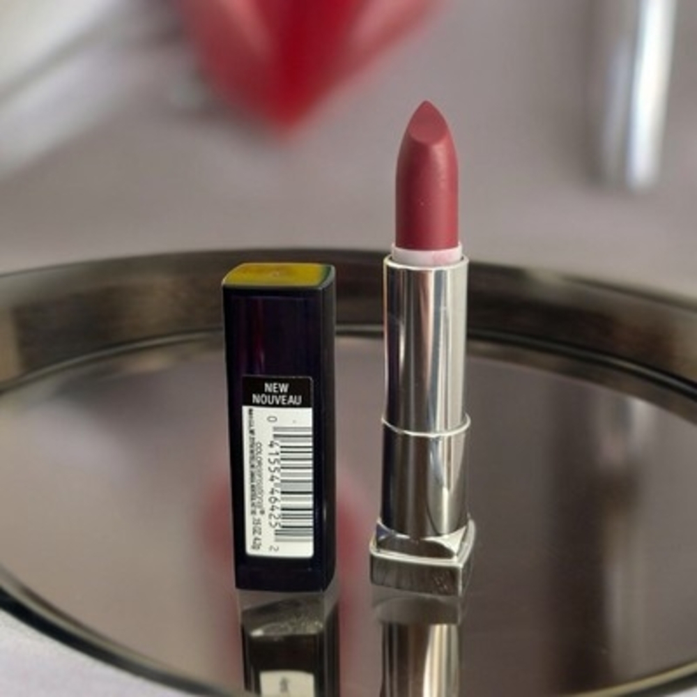 Maybelline ColorSensational Lipstick 820 BERRY BOSSY Full Size Rare New